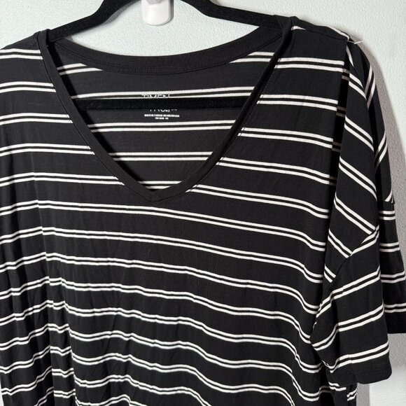 Time & Tru Womens Black/White Striped V-Neck T-Shirt XXL Relaxed Fit Stretch - Picture 3 of 10